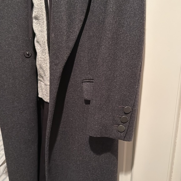 Alice & Olivia long coat, dark grey with zip-in grey hoodie. Excellent condition - Picture 5 of 8